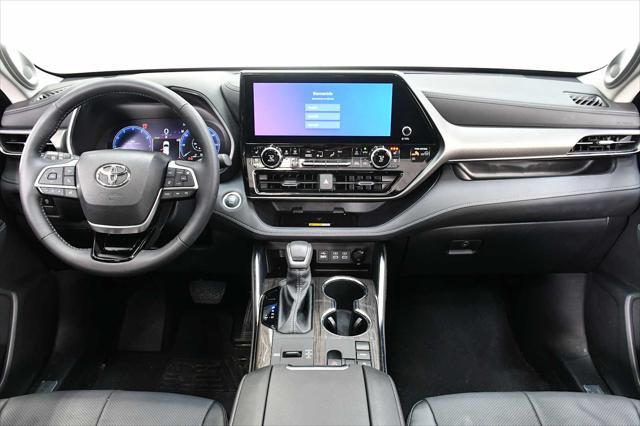 used 2024 Toyota Highlander car, priced at $47,998