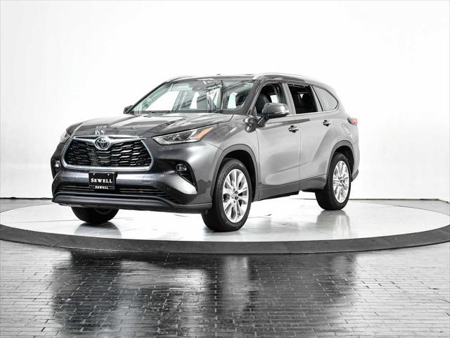 used 2024 Toyota Highlander car, priced at $47,998