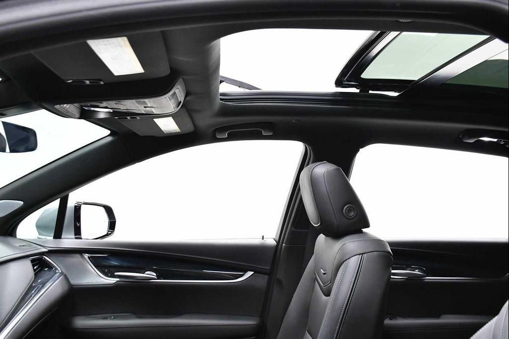 used 2024 Cadillac XT5 car, priced at $44,888