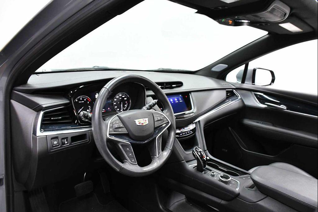 used 2024 Cadillac XT5 car, priced at $44,888