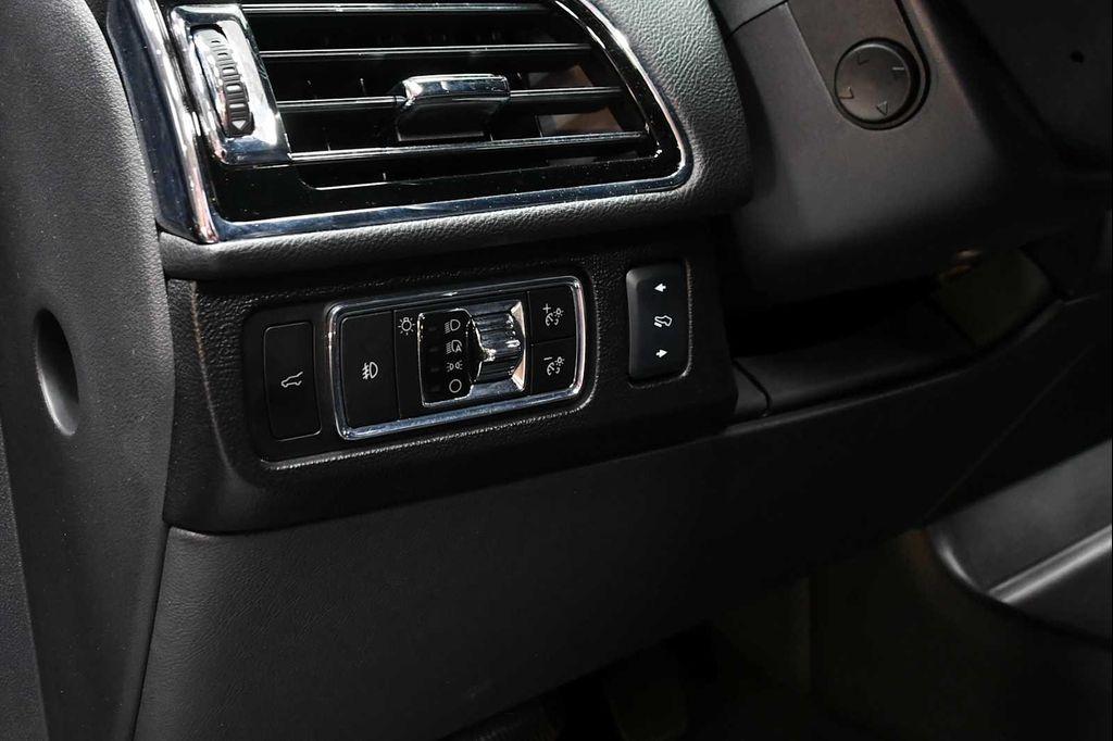 used 2024 Lincoln Navigator car, priced at $67,998