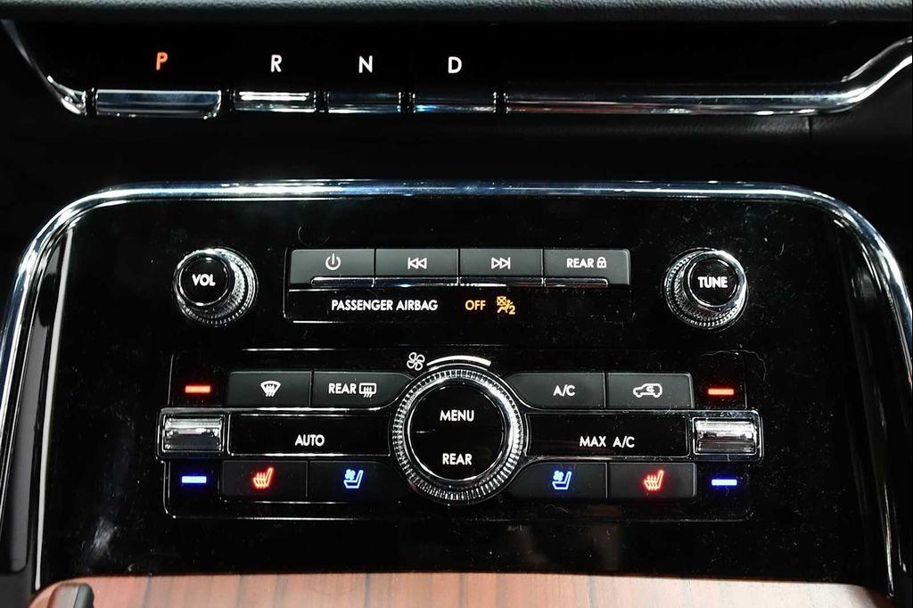 used 2024 Lincoln Navigator car, priced at $67,998