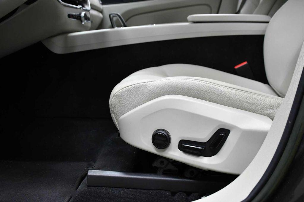 used 2022 Volvo XC60 car, priced at $29,988