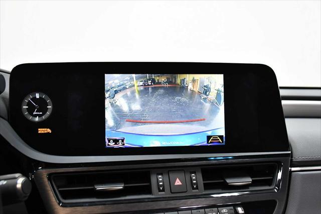used 2022 Lexus ES 300h car, priced at $45,998