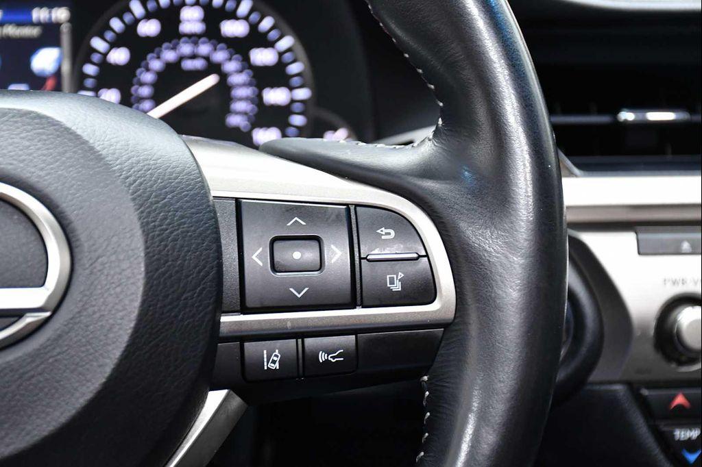 used 2016 Lexus ES 300h car, priced at $25,998