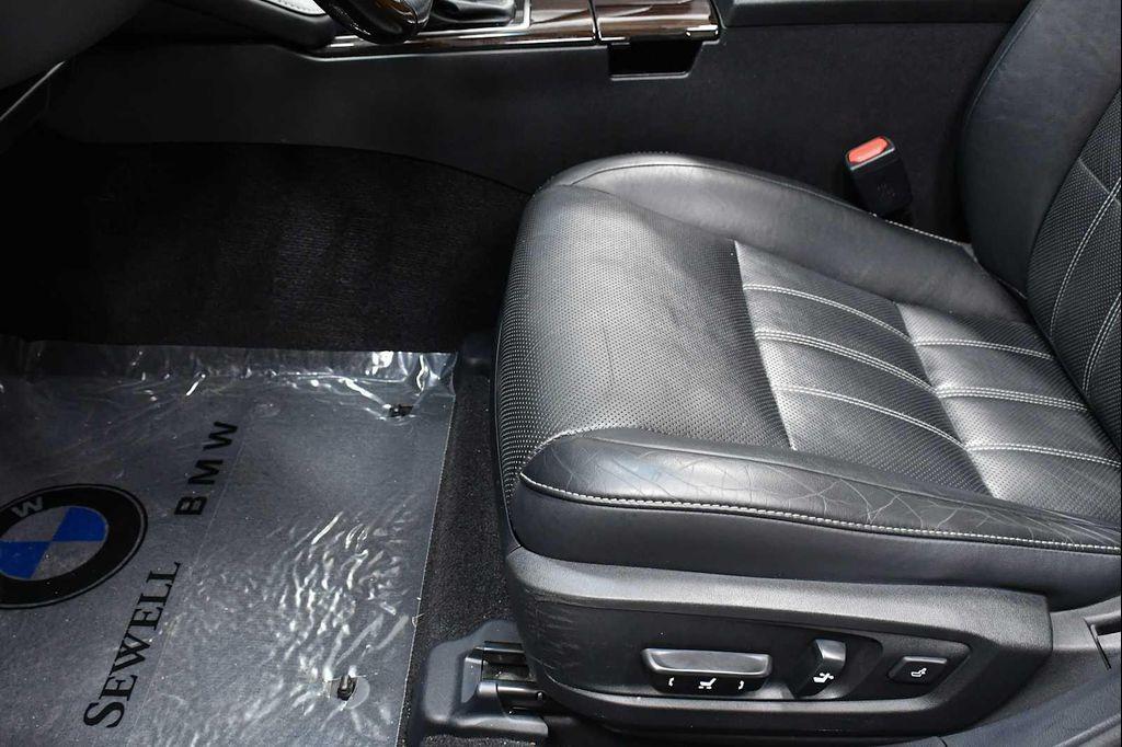 used 2016 Lexus ES 300h car, priced at $25,998
