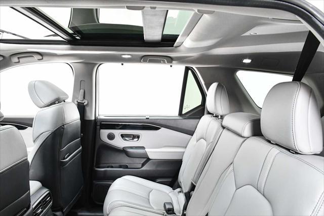 used 2023 Honda Pilot car, priced at $45,998