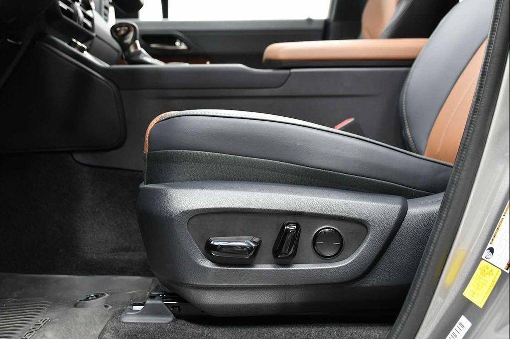 used 2025 Lexus GX 550 car, priced at $93,998