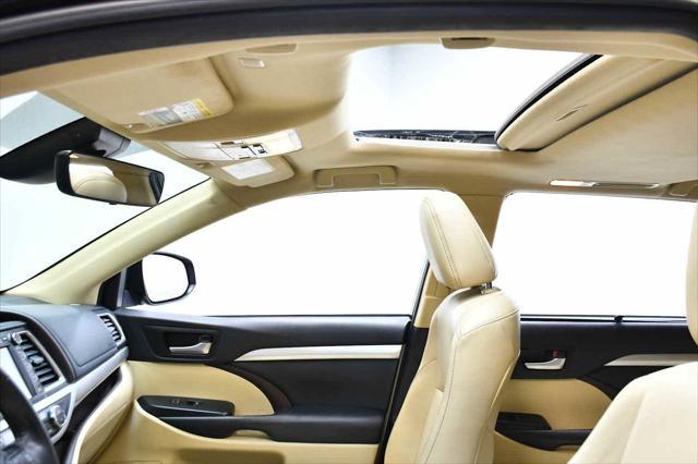 used 2019 Toyota Highlander car, priced at $26,998