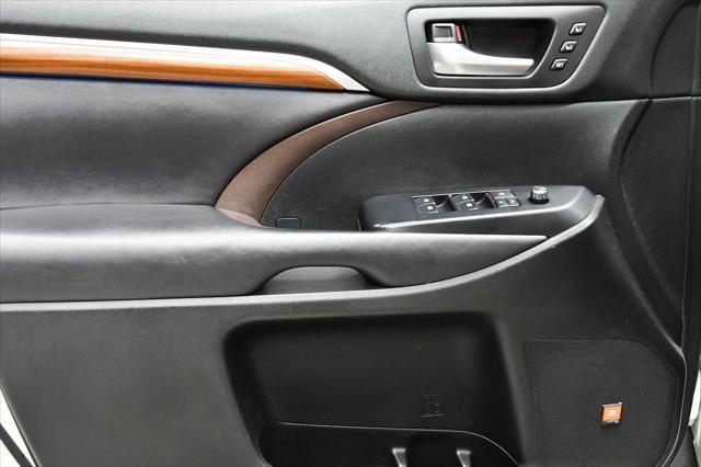 used 2018 Toyota Highlander car, priced at $29,888
