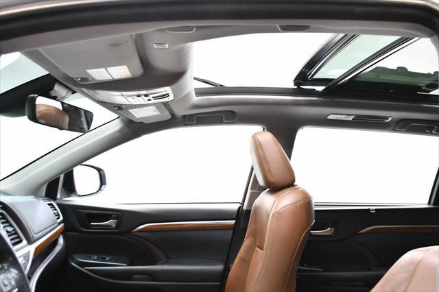used 2018 Toyota Highlander car, priced at $29,888