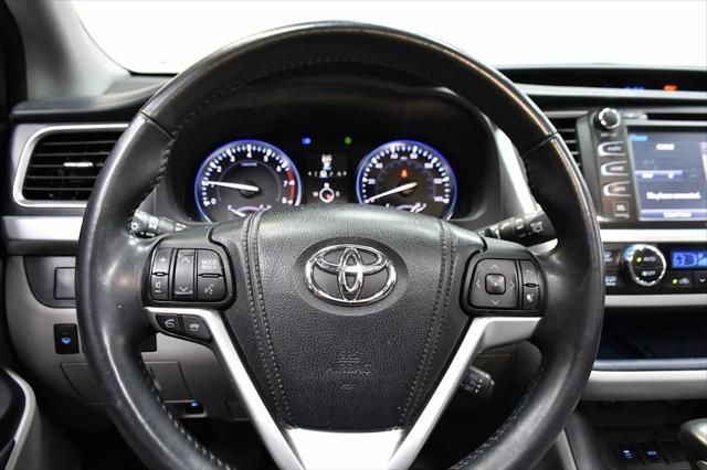 used 2015 Toyota Highlander car, priced at $20,998