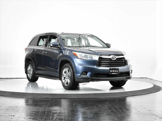 used 2015 Toyota Highlander car, priced at $20,998