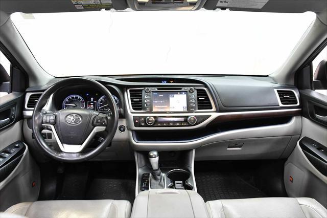 used 2015 Toyota Highlander car, priced at $20,998