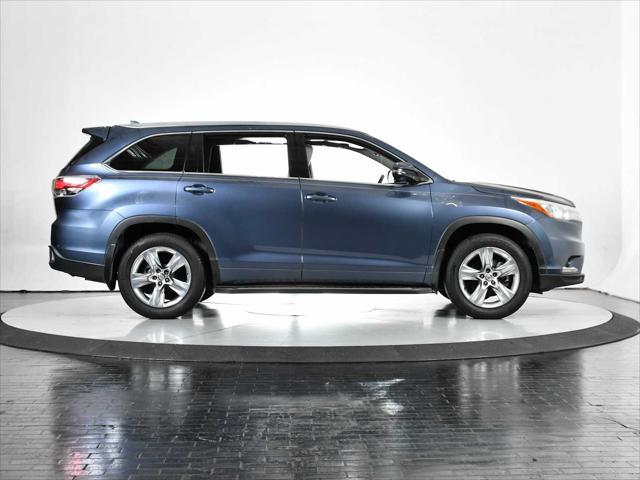 used 2015 Toyota Highlander car, priced at $20,998