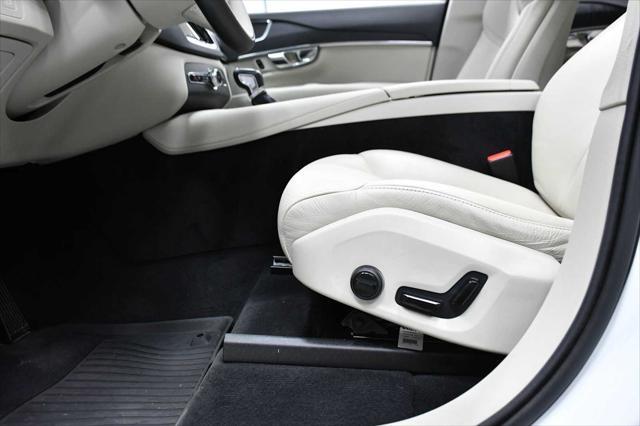 used 2020 Volvo XC90 car, priced at $28,888