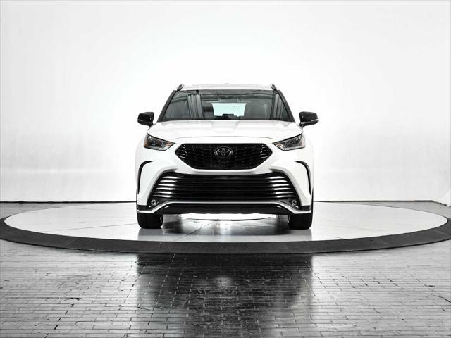 used 2021 Toyota Highlander car, priced at $32,998