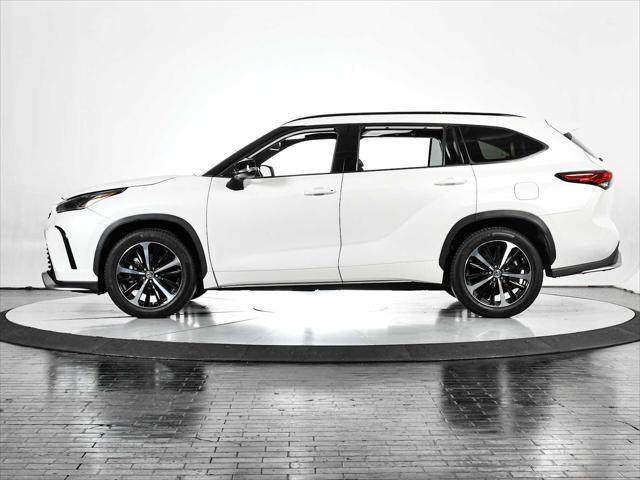used 2021 Toyota Highlander car, priced at $32,998