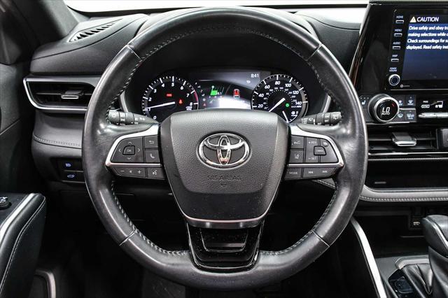 used 2021 Toyota Highlander car, priced at $32,998