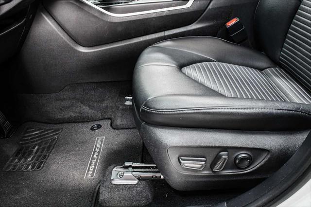 used 2021 Toyota Highlander car, priced at $32,998