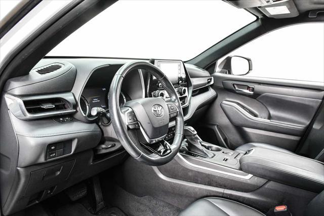 used 2021 Toyota Highlander car, priced at $32,998