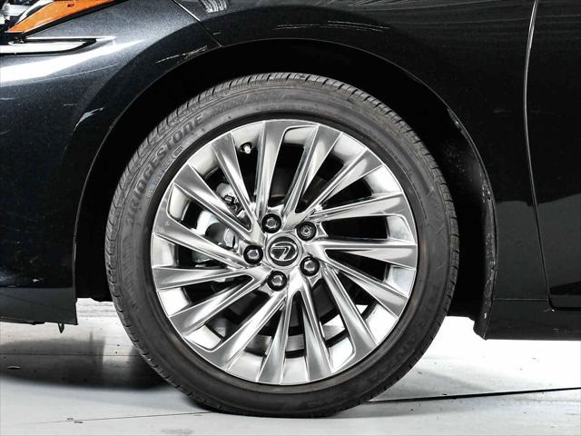 used 2022 Lexus ES 300h car, priced at $46,998