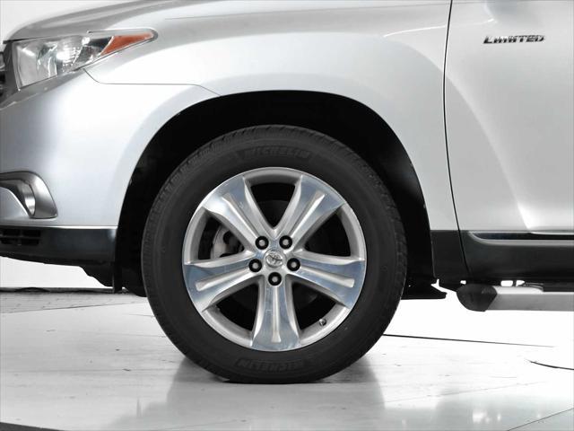 used 2013 Toyota Highlander car, priced at $17,998