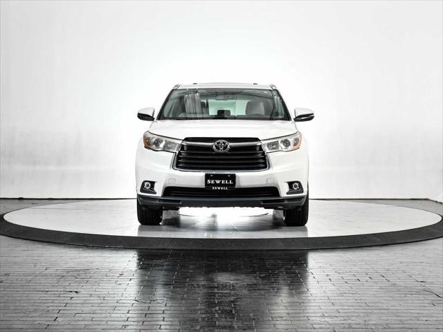 used 2016 Toyota Highlander car, priced at $23,998