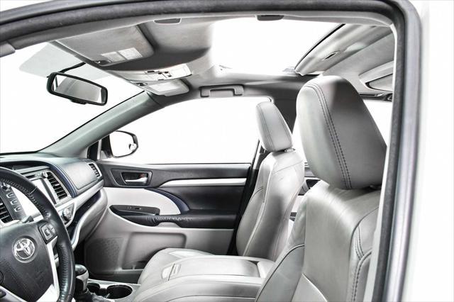 used 2016 Toyota Highlander car, priced at $23,998