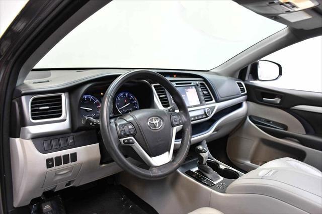 used 2015 Toyota Highlander car, priced at $22,988