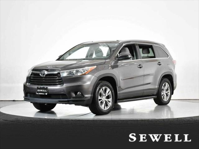 used 2015 Toyota Highlander car, priced at $21,488
