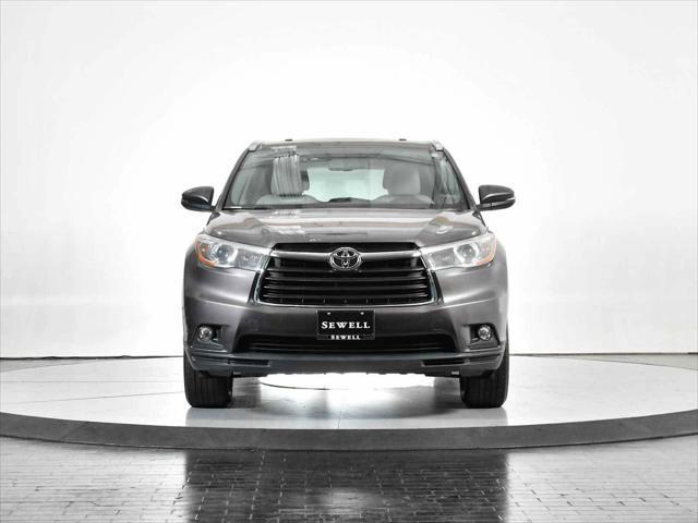 used 2015 Toyota Highlander car, priced at $22,988