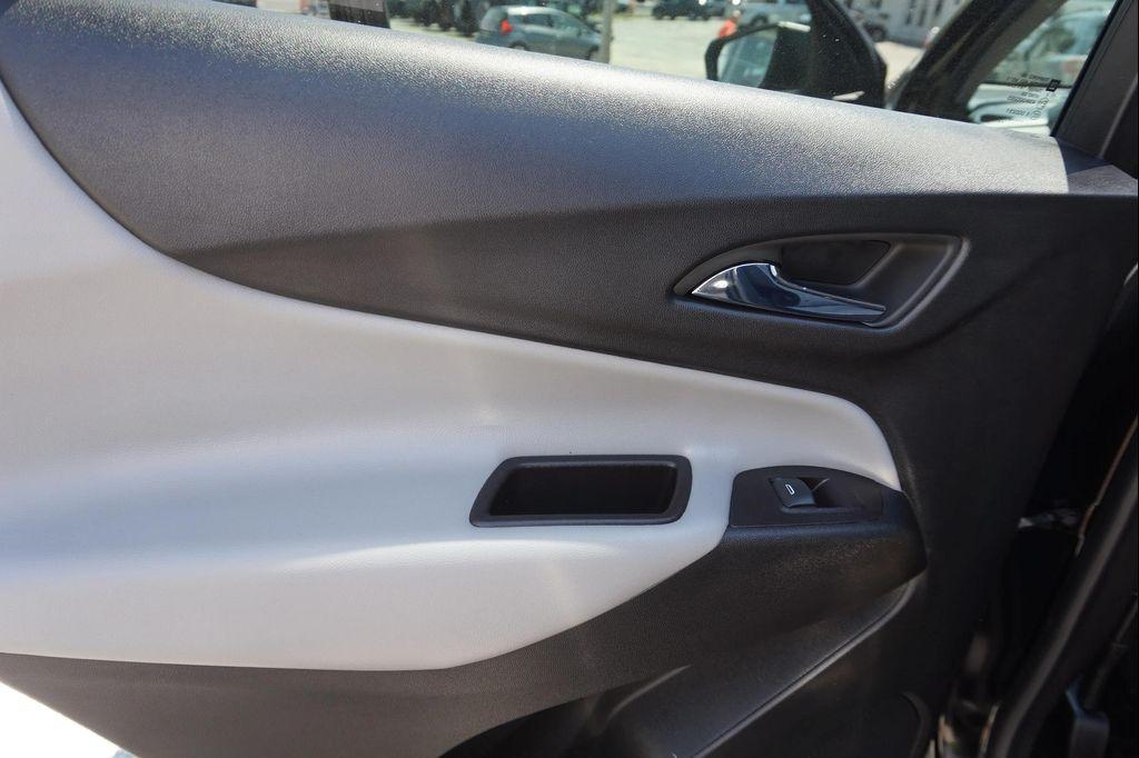 used 2022 Chevrolet Equinox car, priced at $19,422