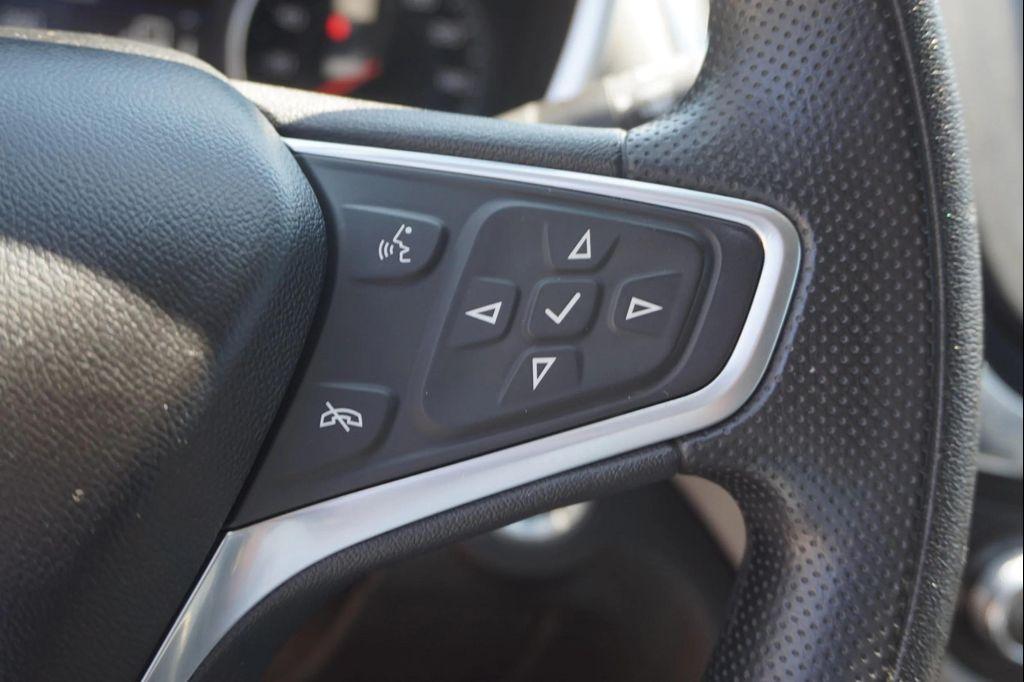 used 2022 Chevrolet Equinox car, priced at $19,422