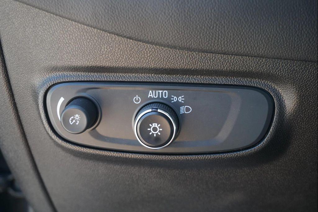 used 2022 Chevrolet Equinox car, priced at $19,422