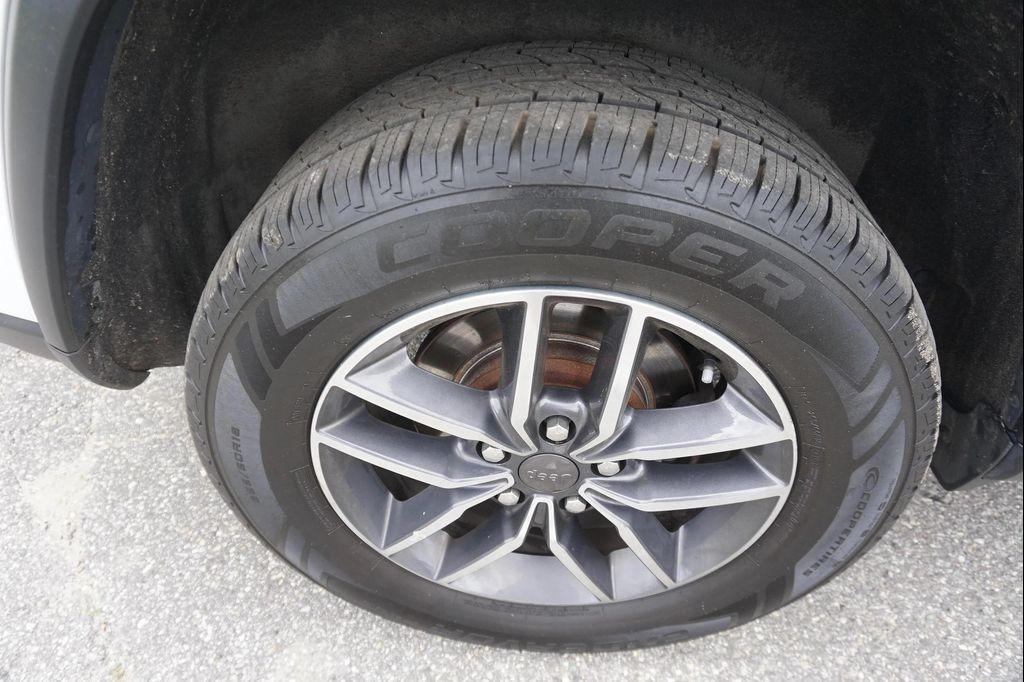 used 2019 Jeep Grand Cherokee car, priced at $20,690