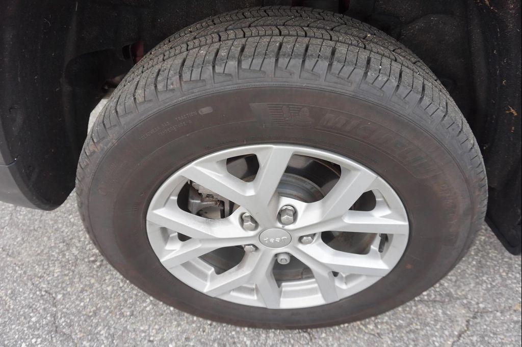 used 2023 Jeep Grand Cherokee car, priced at $29,722