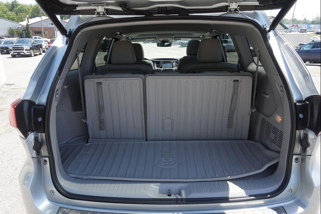 used 2018 Toyota Highlander car, priced at $26,244