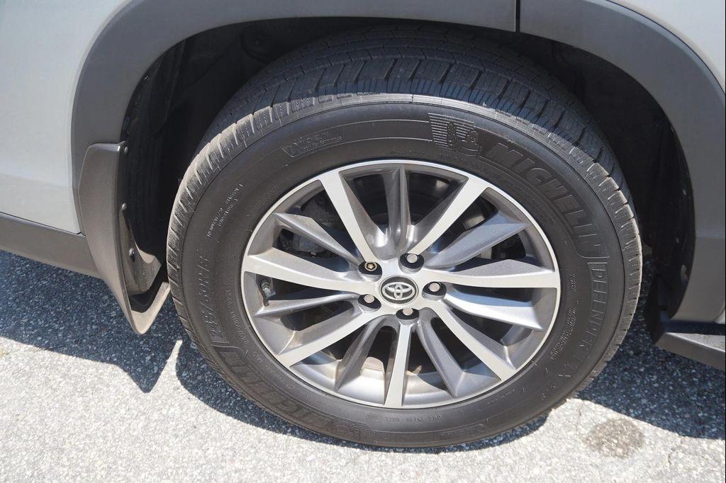 used 2018 Toyota Highlander car, priced at $26,244