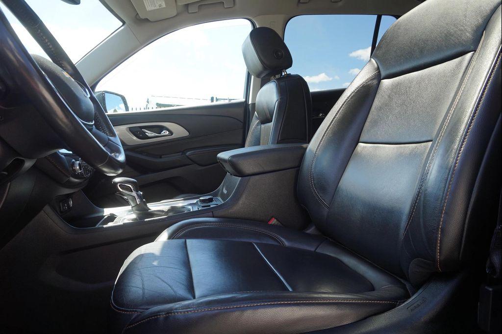 used 2021 Chevrolet Traverse car, priced at $26,415