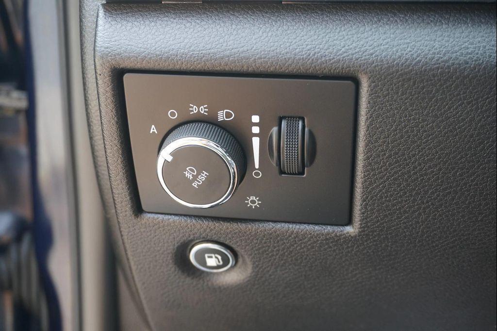used 2018 Jeep Grand Cherokee car, priced at $19,227