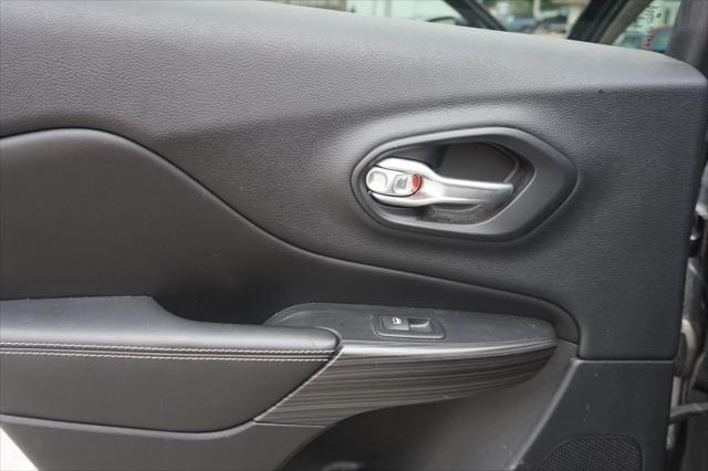 used 2015 Jeep Cherokee car