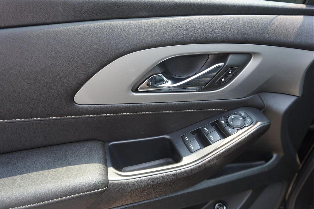 used 2022 Chevrolet Traverse car, priced at $33,847