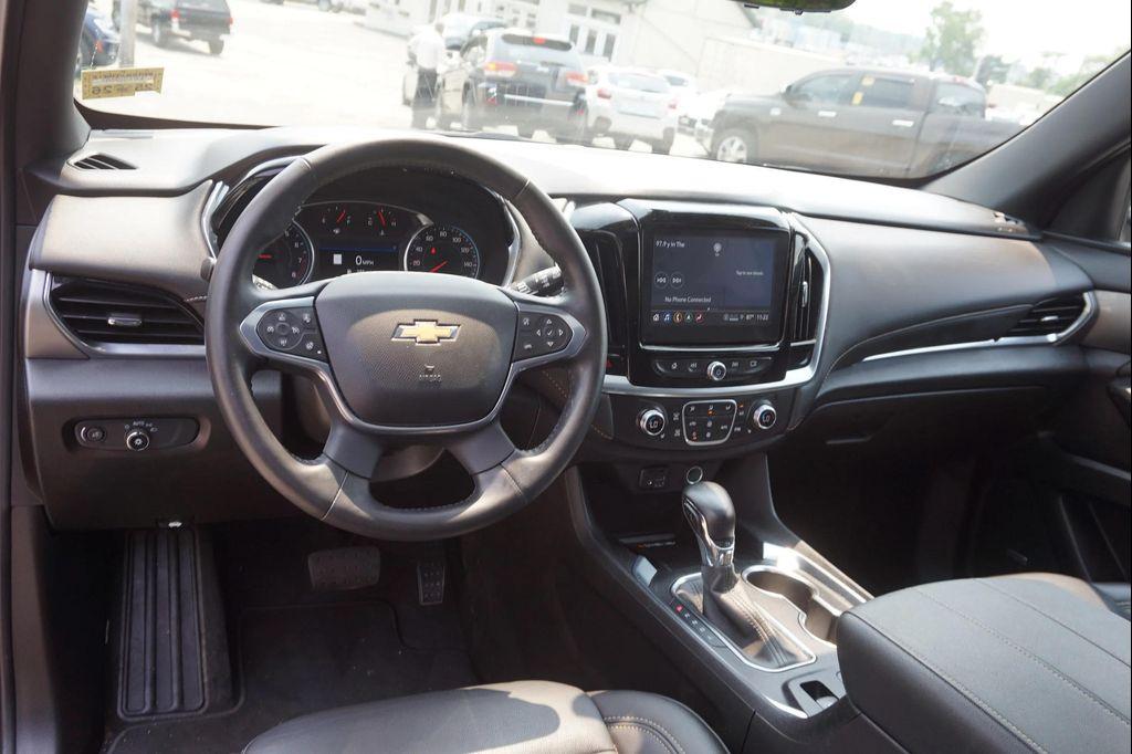 used 2022 Chevrolet Traverse car, priced at $33,847