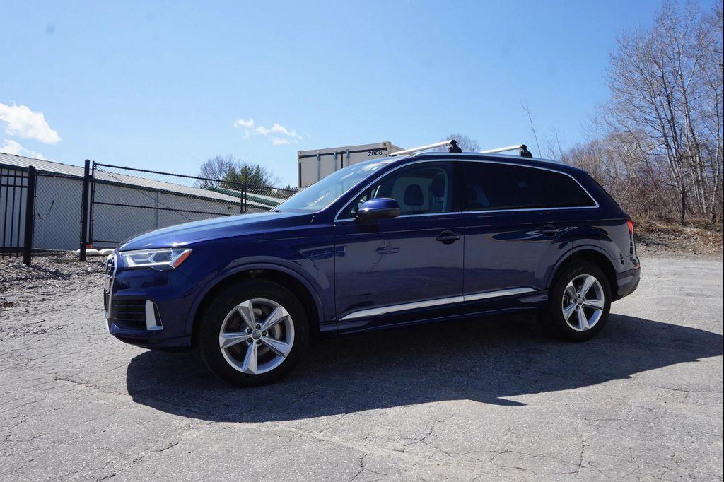 used 2020 Audi Q7 car, priced at $27,922