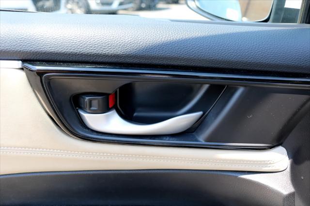 used 2018 Honda Clarity Plug-In Hybrid car, priced at $16,777