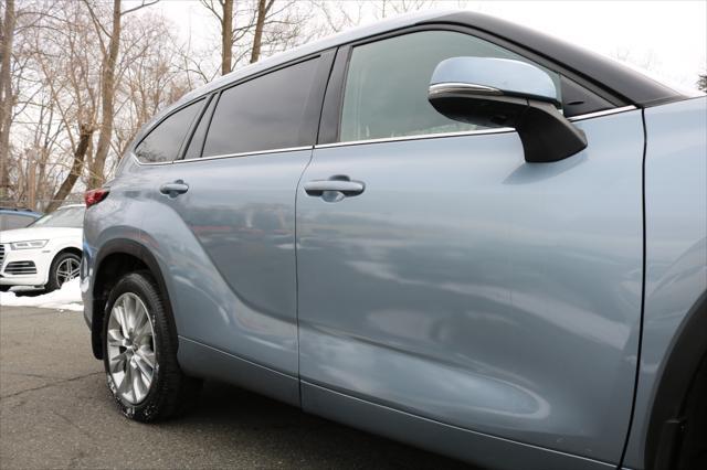 used 2021 Toyota Highlander Hybrid car, priced at $37,700