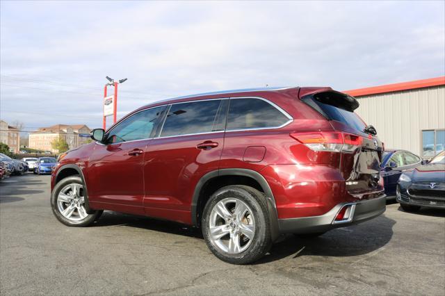 used 2018 Toyota Highlander car, priced at $26,700