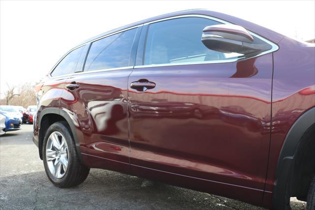 used 2018 Toyota Highlander car, priced at $26,700