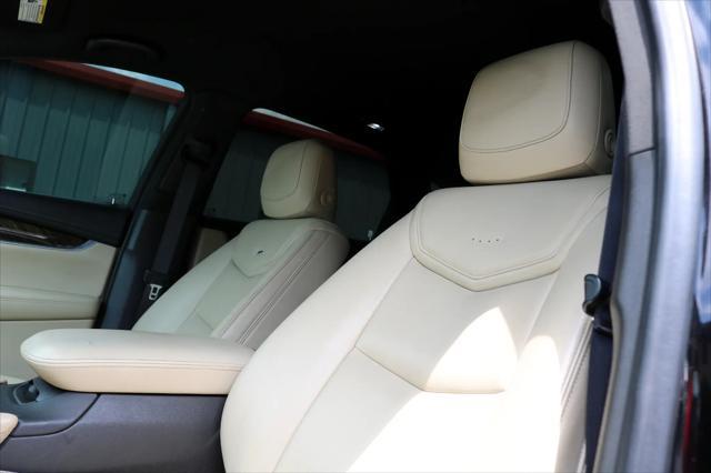 used 2017 Cadillac XT5 car, priced at $15,700